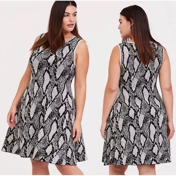 Torrid Women Dress Black Snakeskin Sweater‎ Knit Trapeze Mini Sleeveless READ - Picture 2 of 7